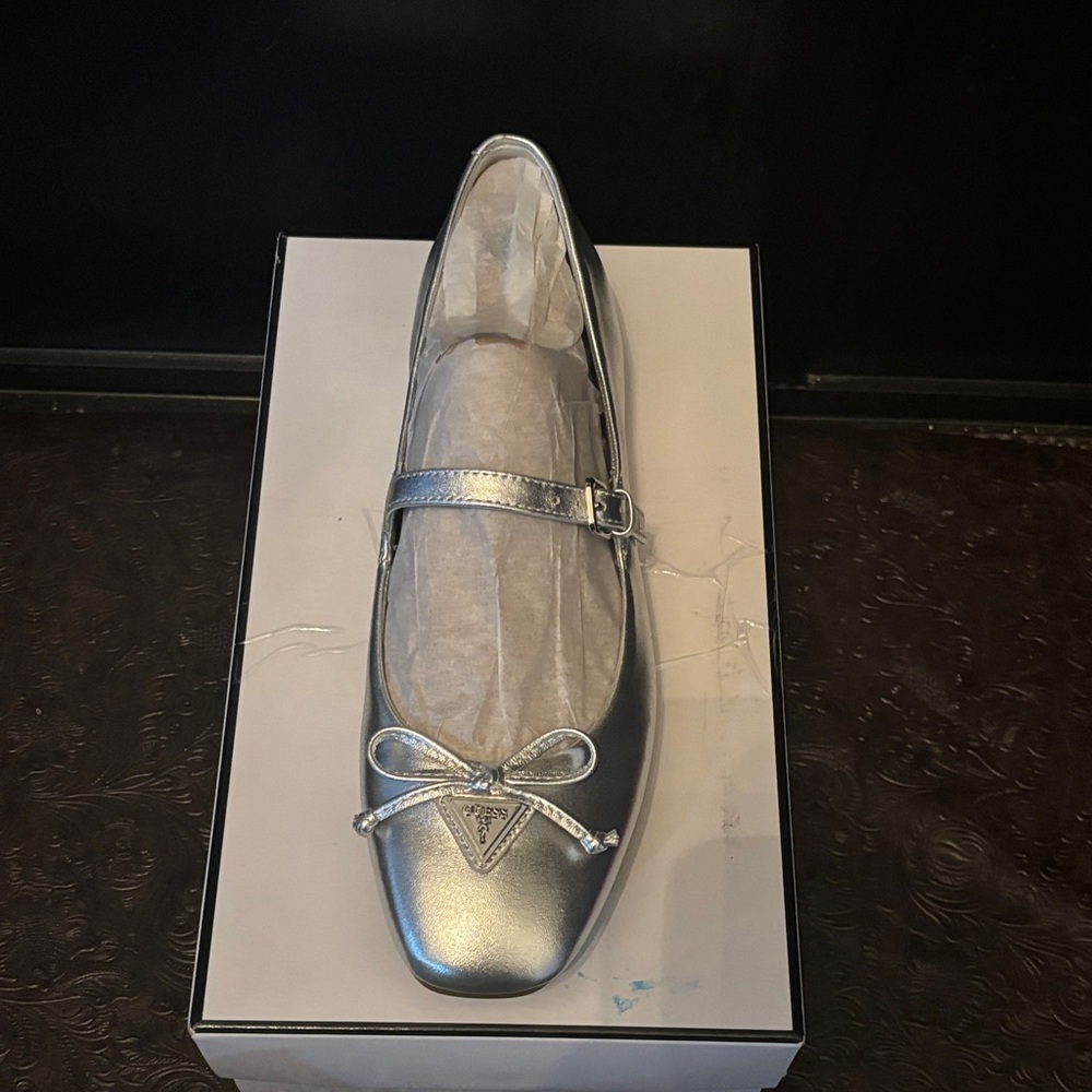 NIB Guess Silver Mary Jane Ballet Flats for Women